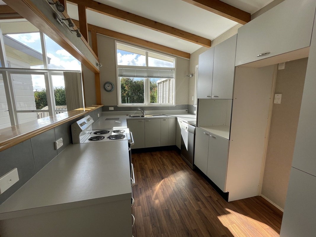 9 Gilliam Street, New Lynn, Auckland - Carousel 2
