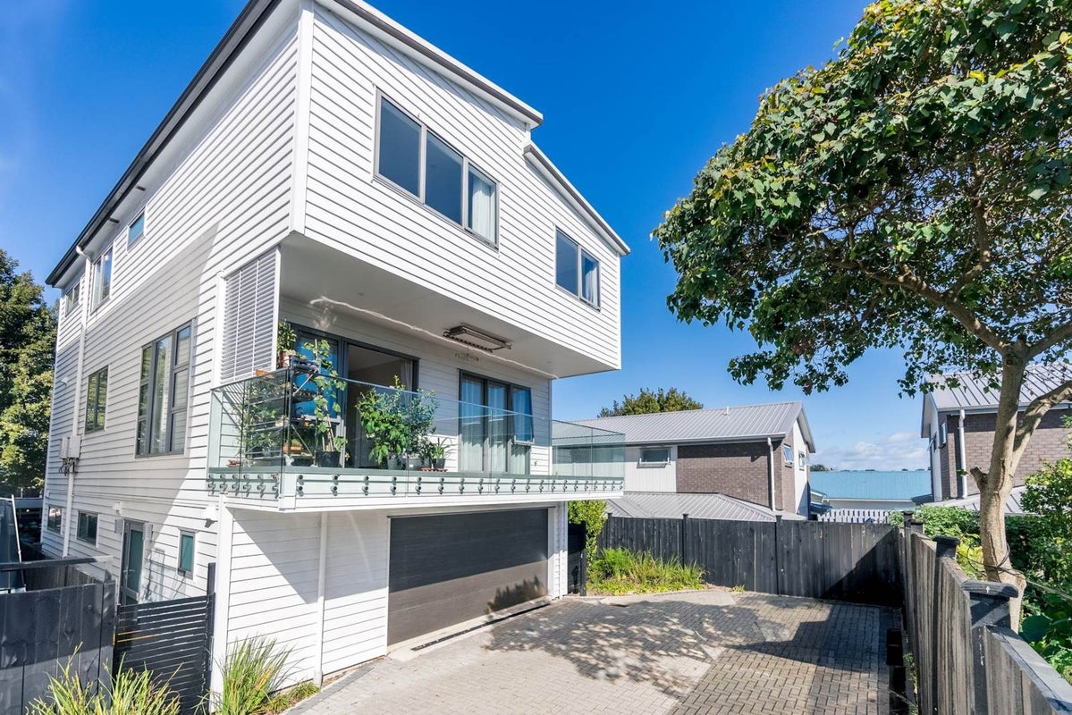 1D Acorn Street, Royal Oak, Auckland - Carousel 1