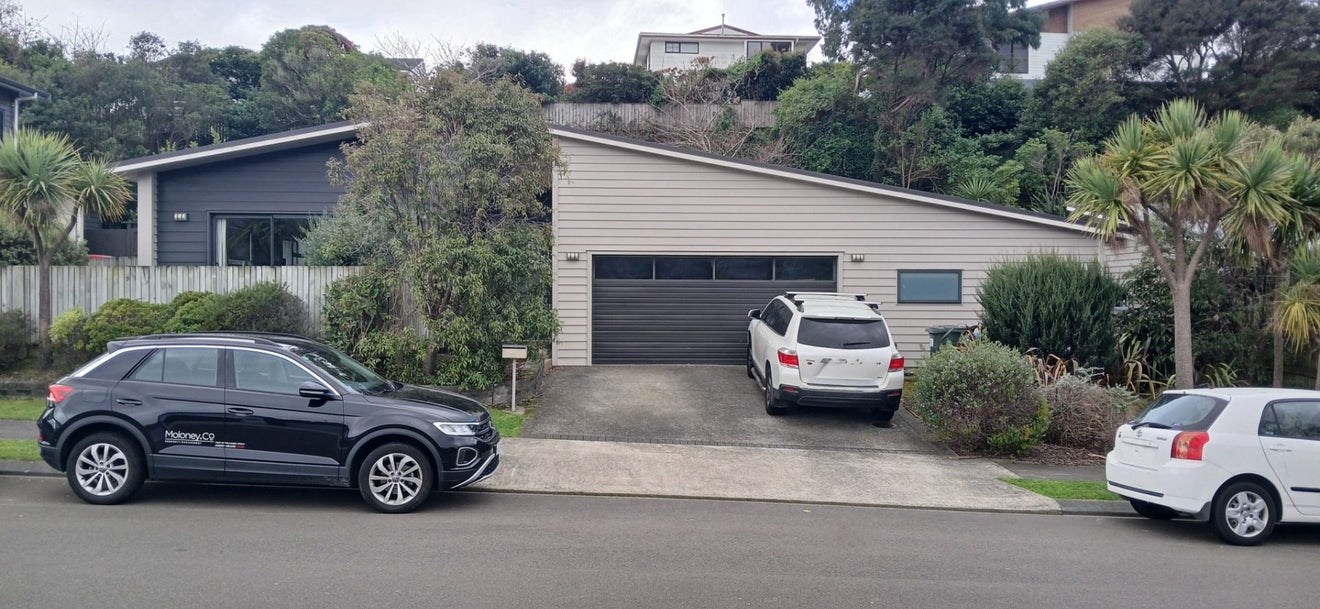 16 Flotilla Place, Whitby, Porirua - Carousel 1