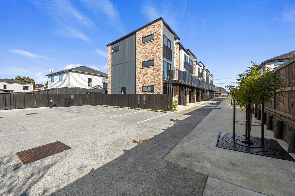1/494 Richardson Road, Mount Roskill, Auckland - Carousel 2
