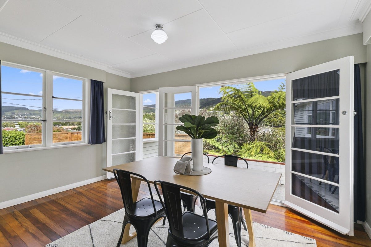 20 Hinau Street, Tawa, Wellington - Carousel 2