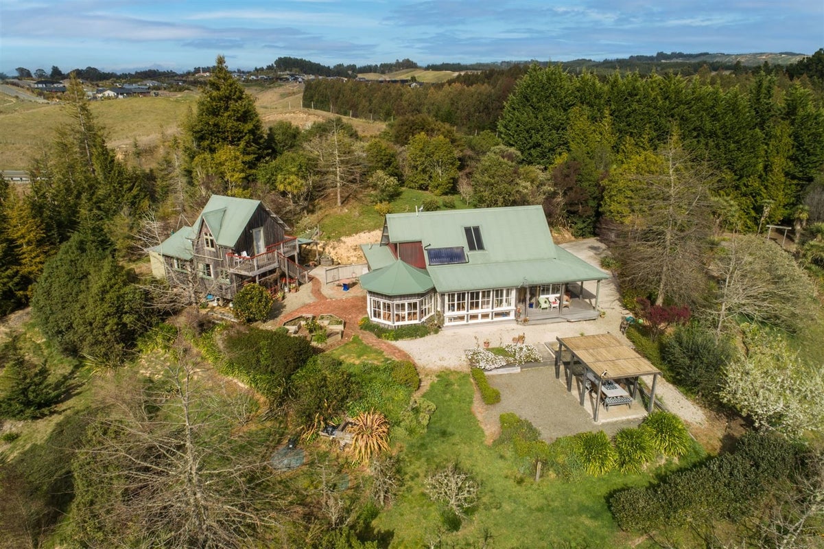 203 Westdale Road, Redwood Valley - Carousel 2