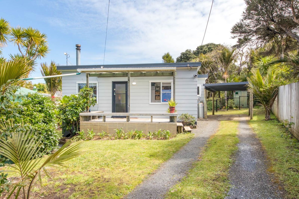 28 Tasman View Road, Henderson - Carousel 1