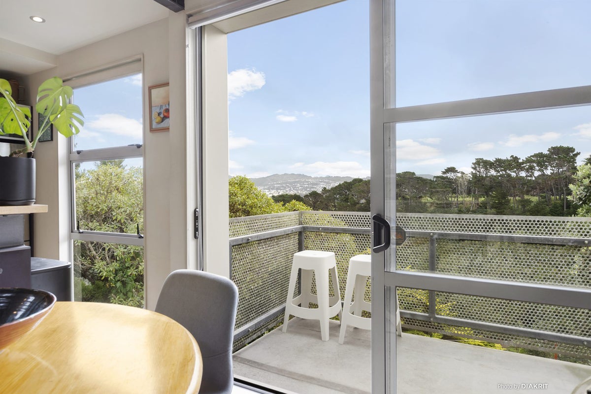 12A Upoko Road, Hataitai, Wellington - Carousel 2