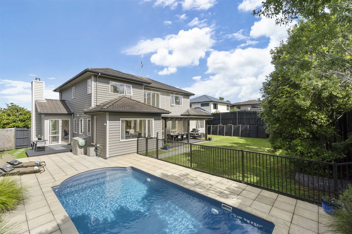 51 Fairview Avenue, Fairview Heights, Auckland - Carousel 1