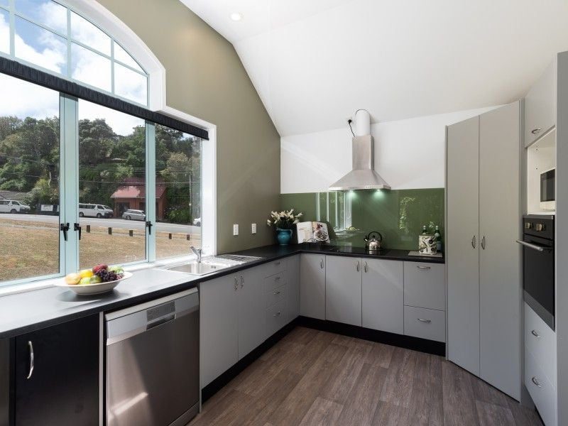 9/93A Kelburn Parade, Kelburn, Wellington - Carousel 2