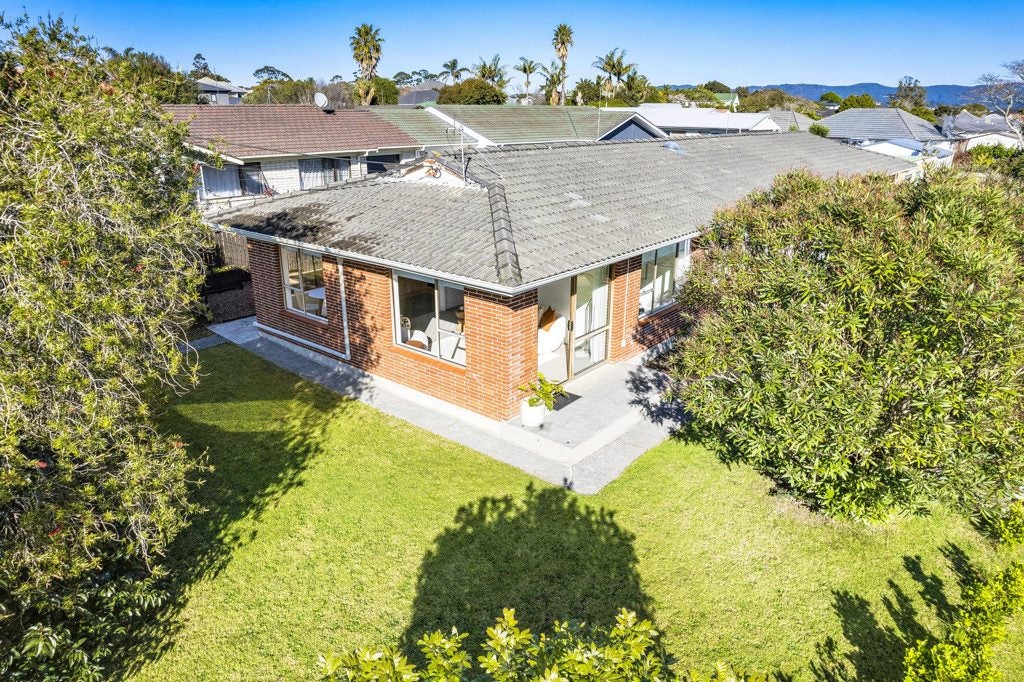 1/2 Vodanovich Road, Te Atatu South, Auckland - Carousel 2
