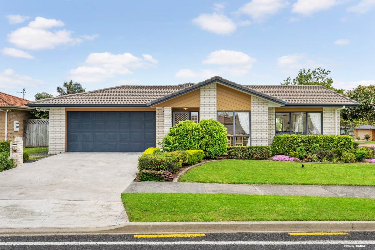 12 Huntington Drive, Huntington Park, Auckland - Carousel 2