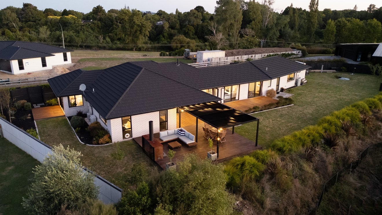 8C East Ridge Grove, Newstead, Hamilton - Carousel 1
