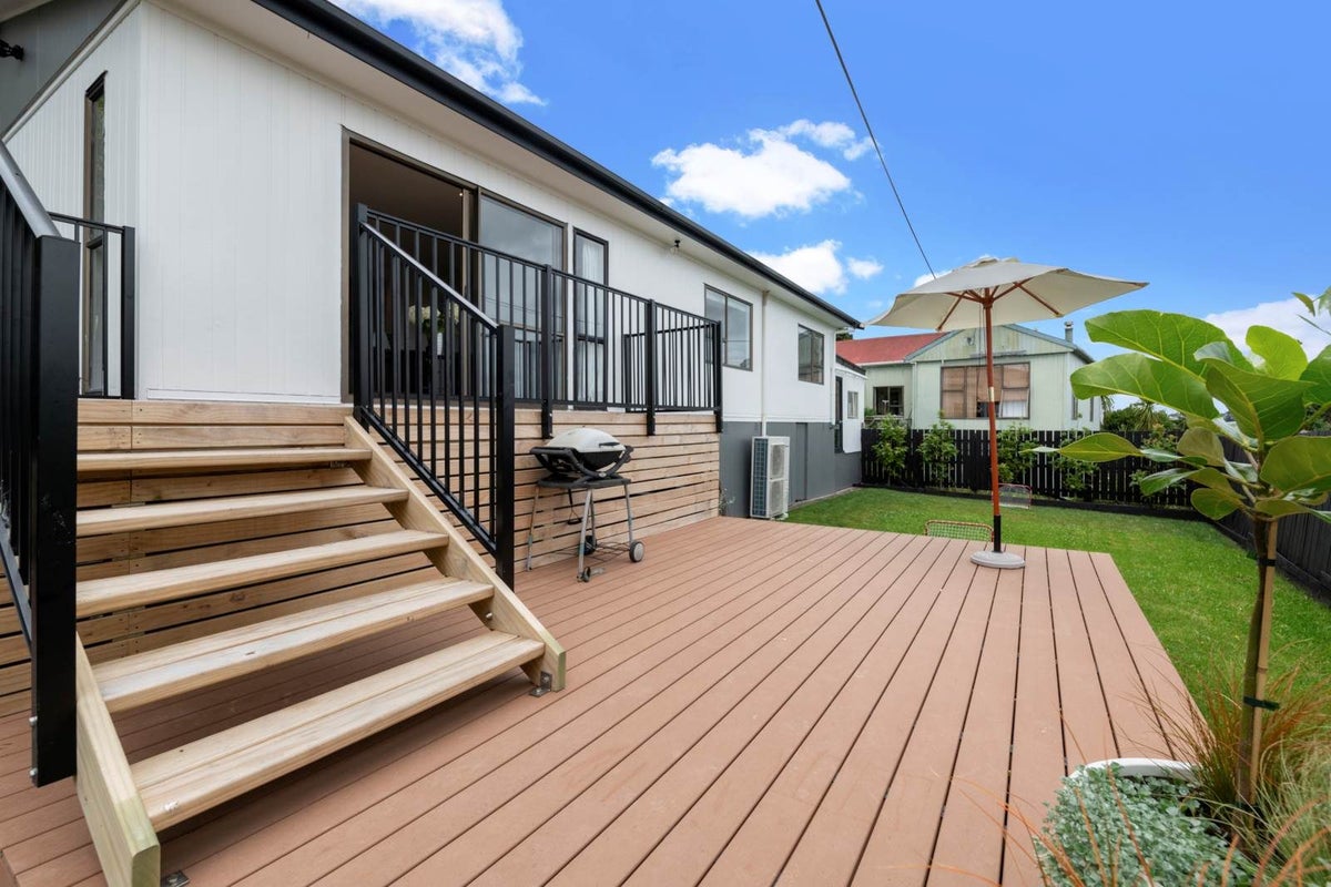 1/189 Eskdale Road, Birkenhead, Auckland - Carousel 1