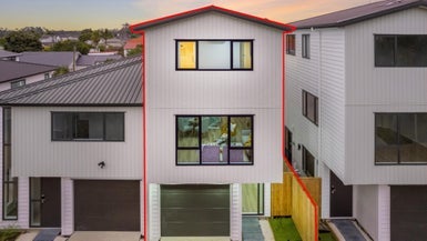 3/684 Te Atatu Road, Te Atatu Peninsula, Auckland - Carousel 1
