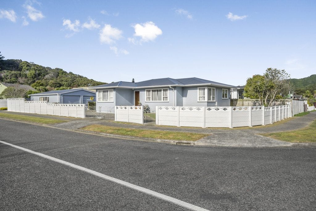 20 Meremere Street, Wainuiomata, Lower Hutt - Carousel 1