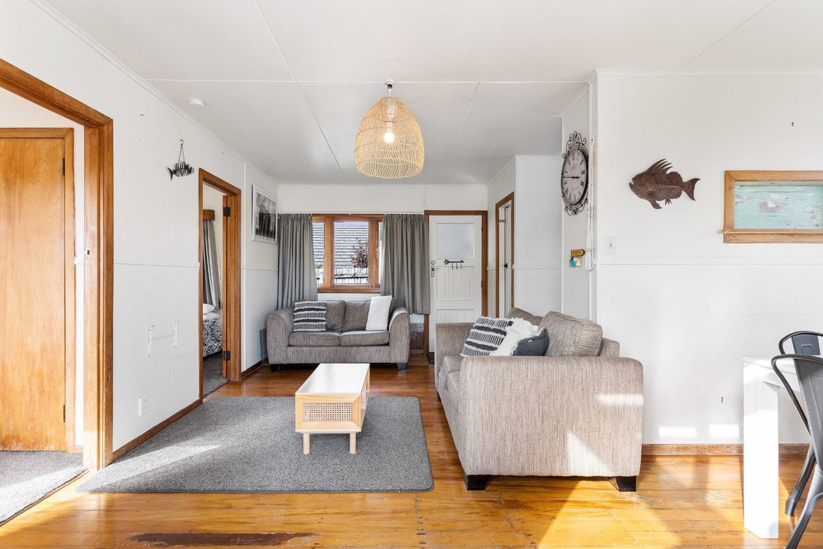 124 Hampton Road, Whangamata - Carousel 27