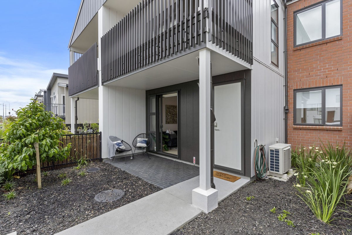 23 Manarini Road, Westgate, Auckland - Carousel 2