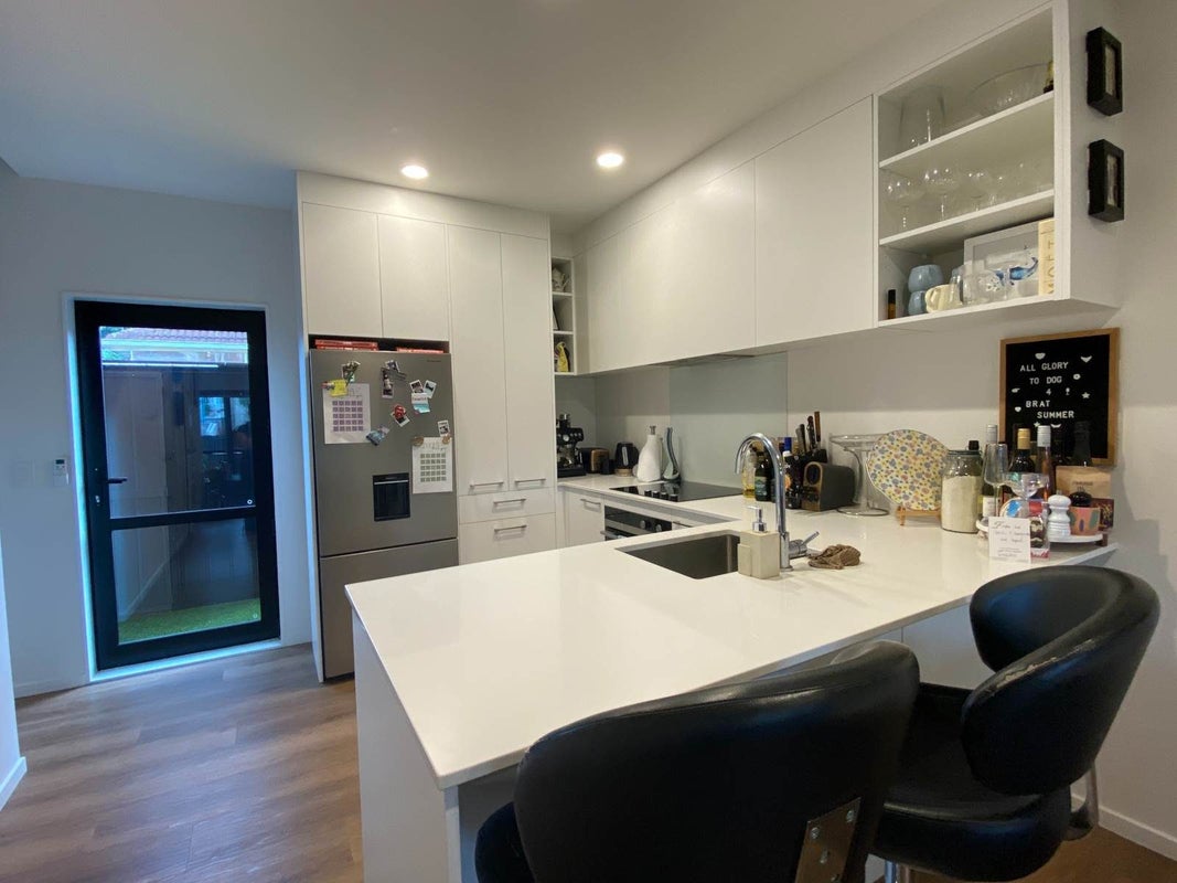 5/11 Anderson Avenue, Point England, Auckland - Carousel 2
