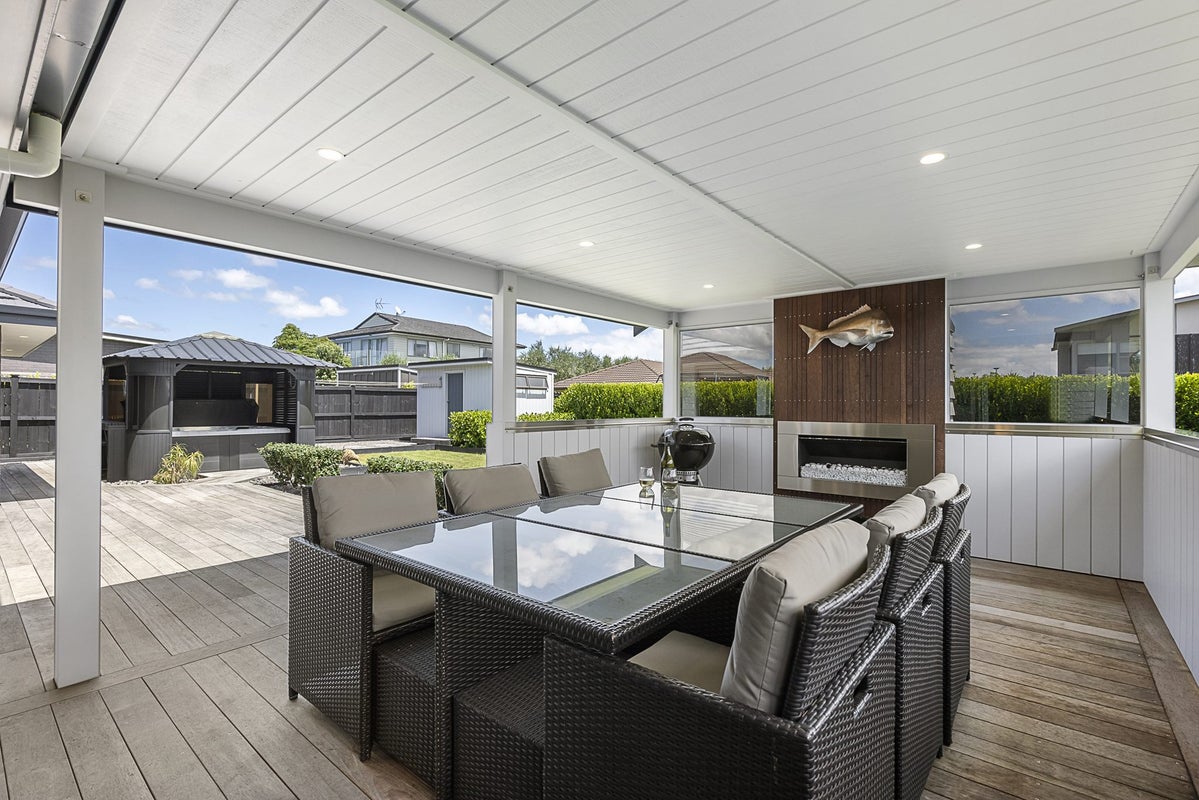 6 Defender Crescent, Beachlands, Auckland - Carousel 2