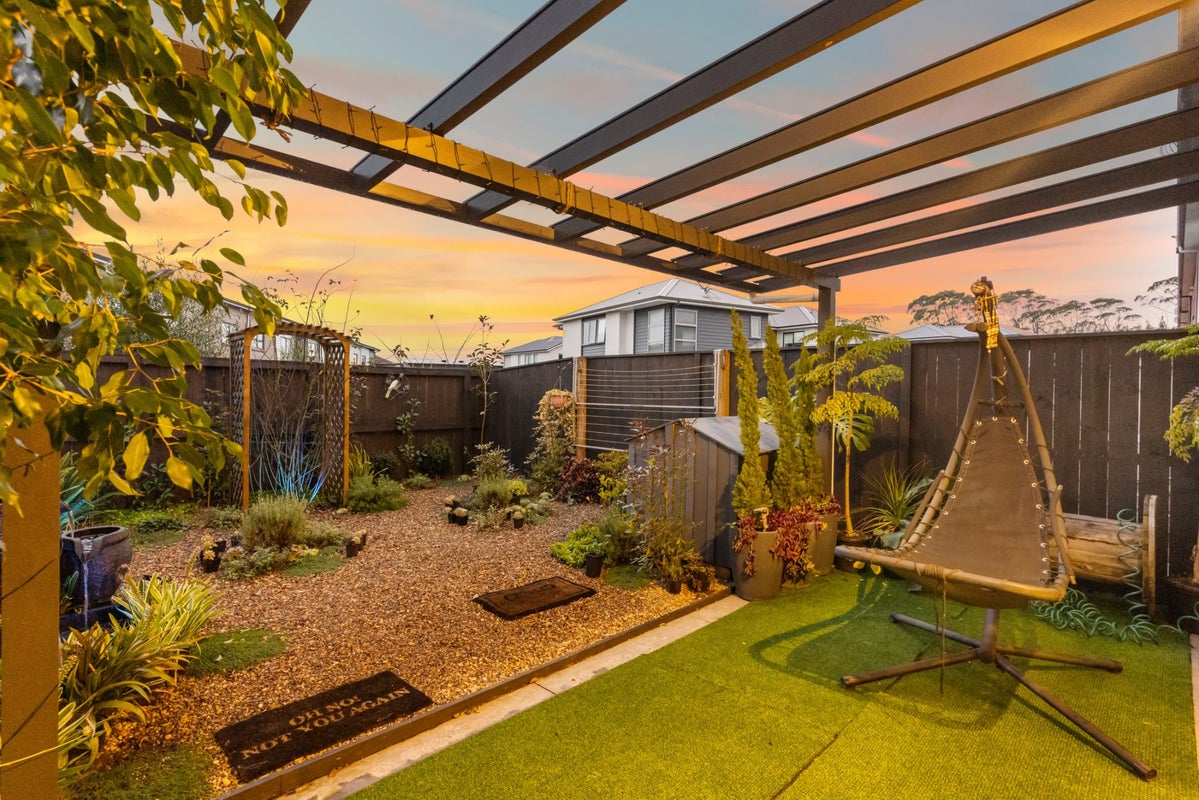 8 Gilbert Hall Way, Swanson, Auckland - Carousel 2