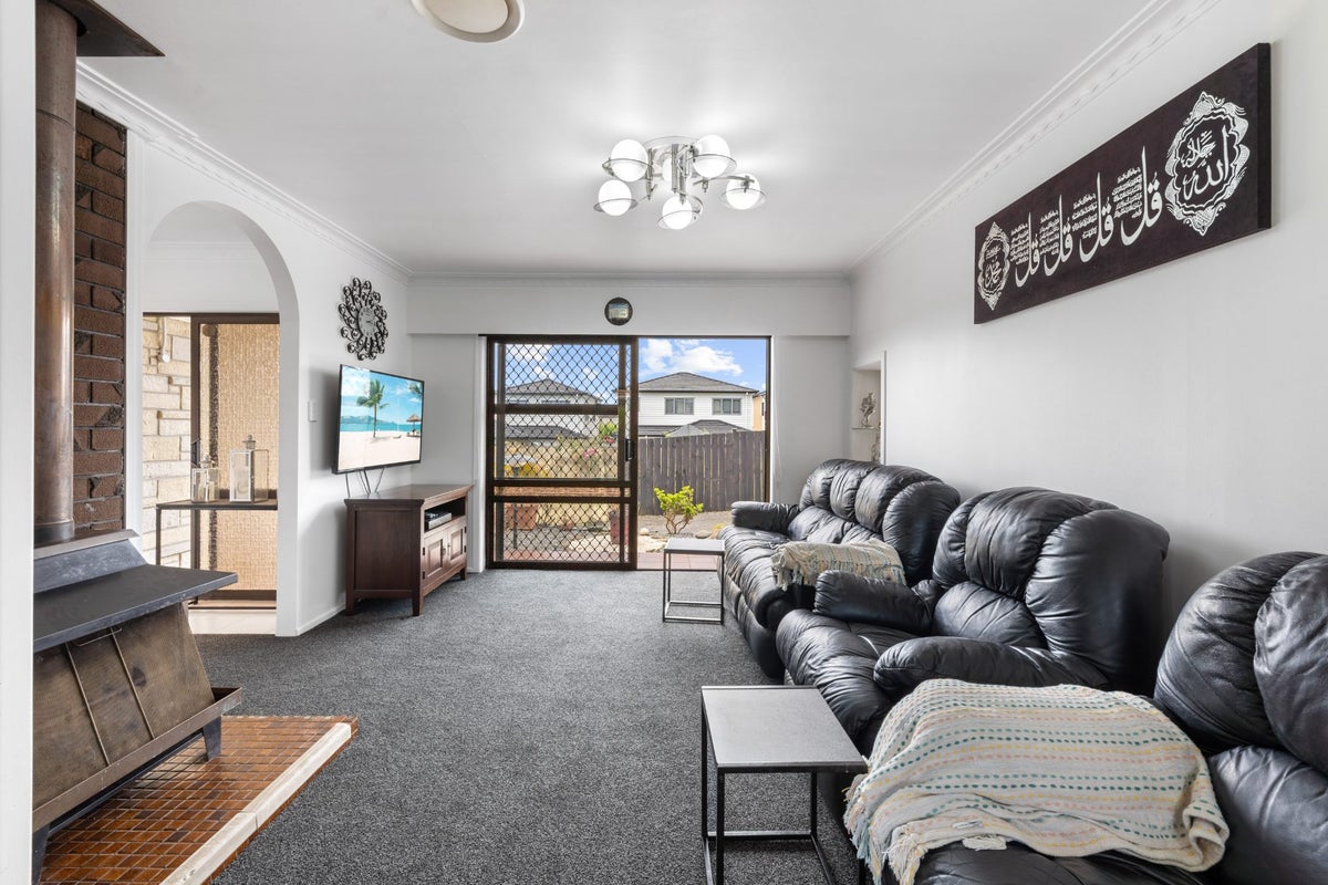 2/46 Woolfield Road, Papatoetoe, Auckland - Carousel 2
