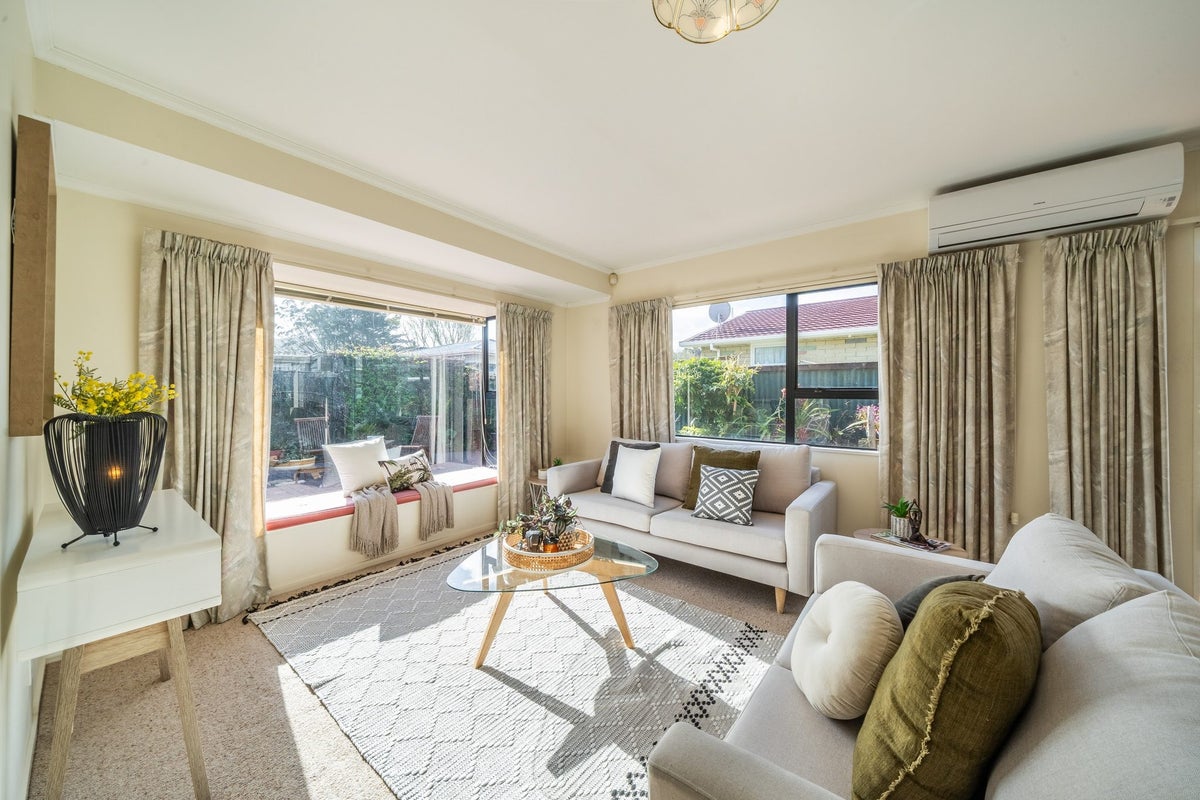 1/30 Gadsby Street, Avalon, Lower Hutt - Carousel 2