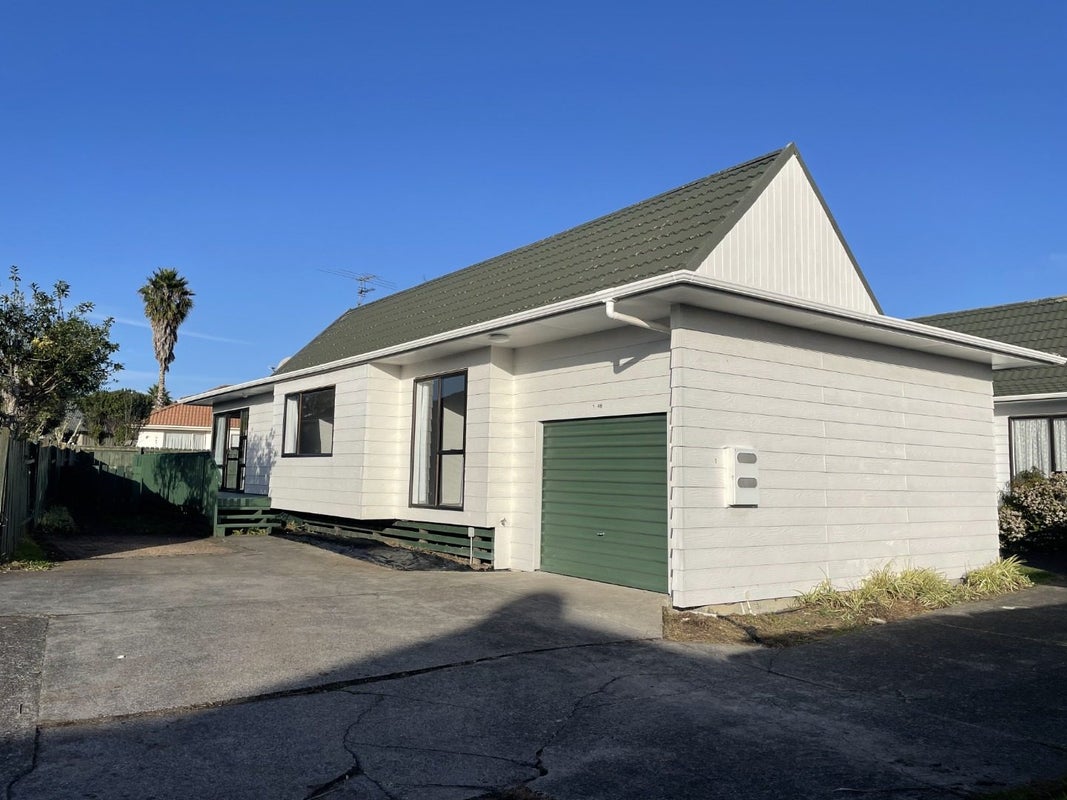 1/46 Aviemore Drive, Highland Park, Auckland - Carousel 1