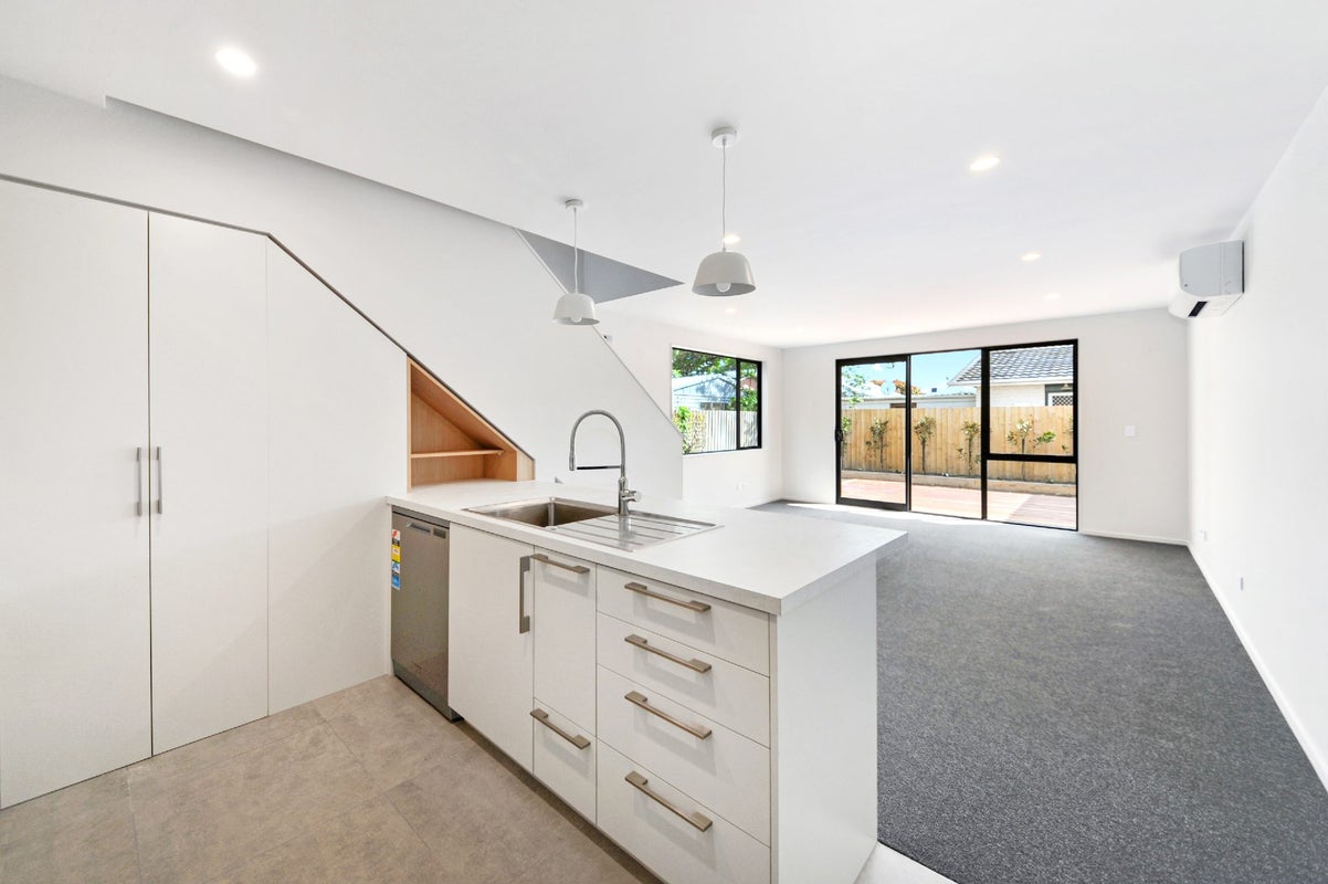 4/129 Brougham Street, Addington, Christchurch - Carousel 2