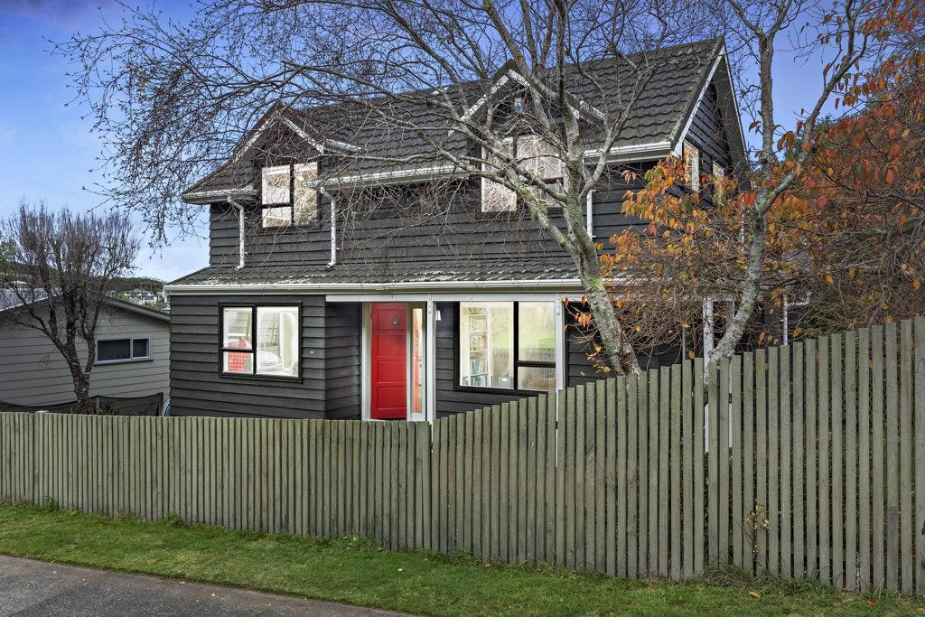 85 Percy Dyett Drive, Karori, Wellington - Carousel 1