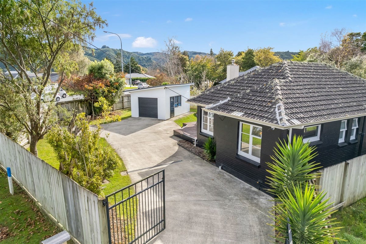 1 Moeraki Road, Maoribank, Upper Hutt - Carousel 23