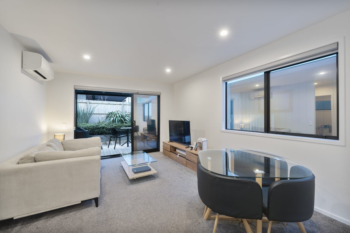 11 Patrick Rice Drive, Swanson, Waitakere City, Auckland - Carousel 2