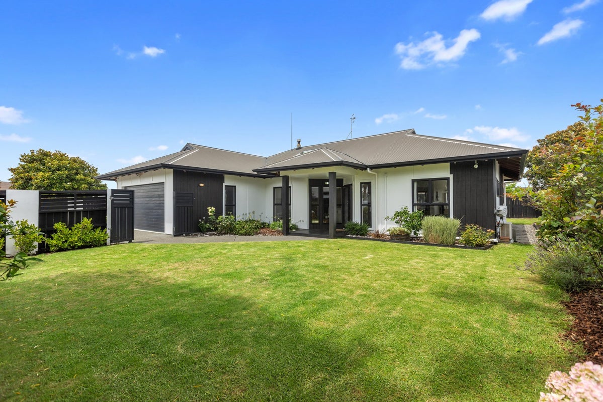 26 Nautilus Drive, Papamoa Beach, Papamoa - Carousel 1