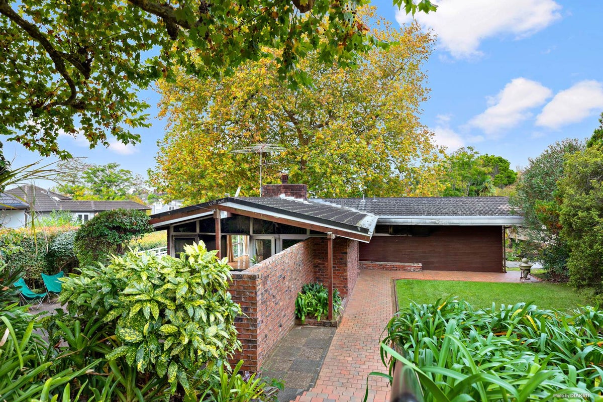 16 Chatfield Place, Remuera, Auckland - Carousel 1