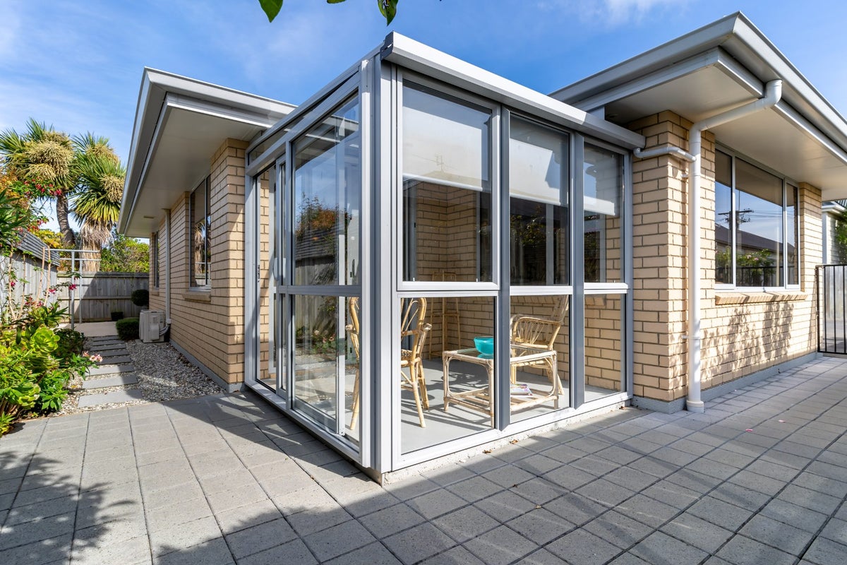 21A Queens Drive, Saint Kilda, Dunedin - Carousel 1