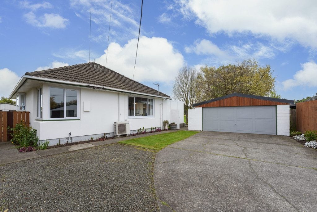 7 Renwick Place, Hillmorton, Christchurch - Carousel 1
