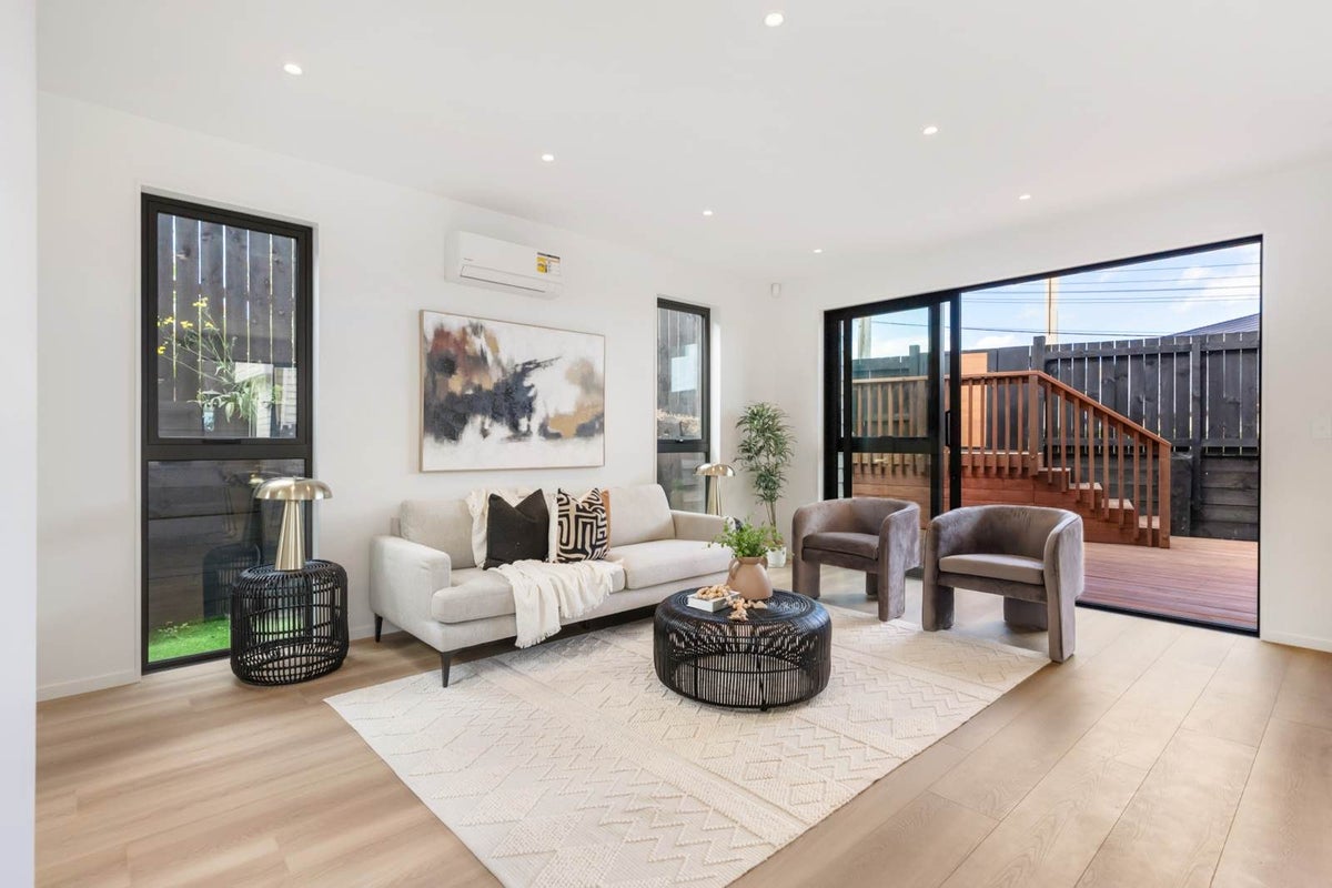 312 Sunset Road, Windsor Park, Auckland - Carousel 2