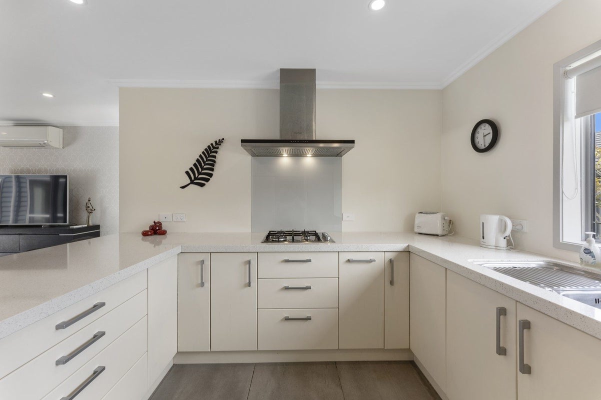 25 Somerby Mews, Silverstream, Upper Hutt - Carousel 2