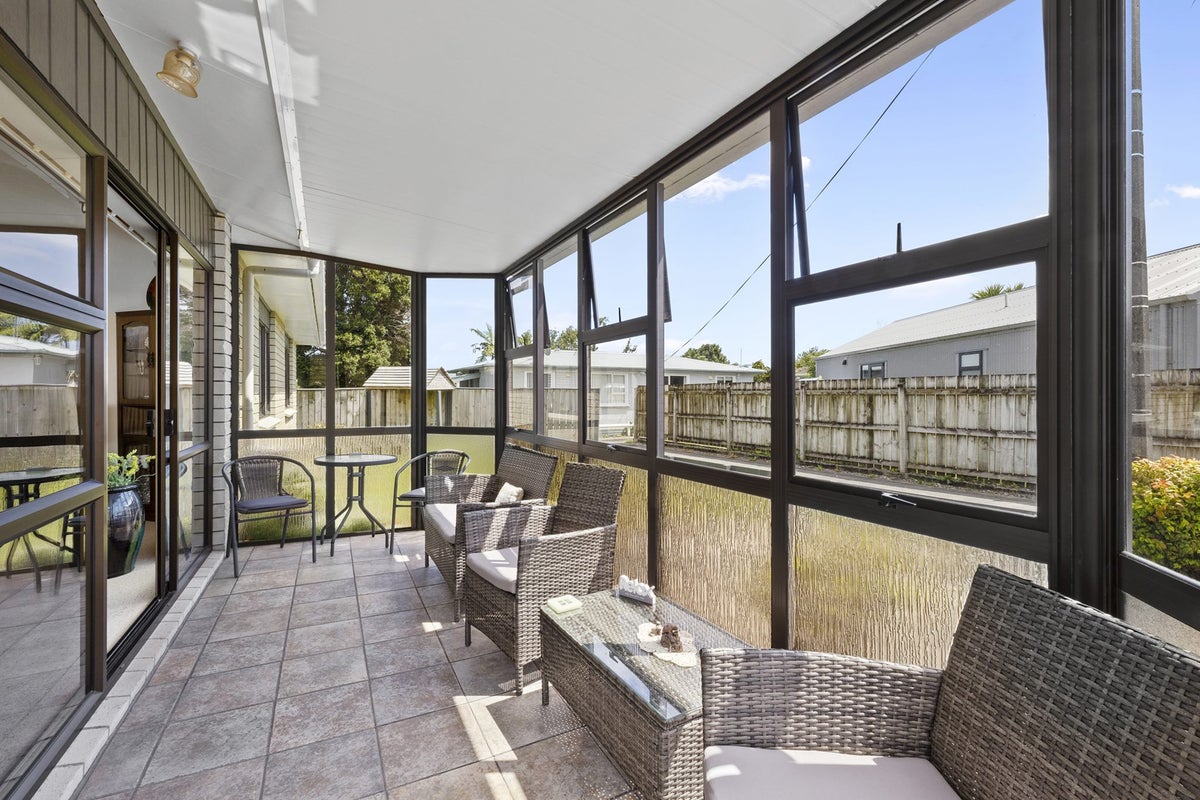 128 Seaview Road, Westown, New Plymouth - Carousel 2