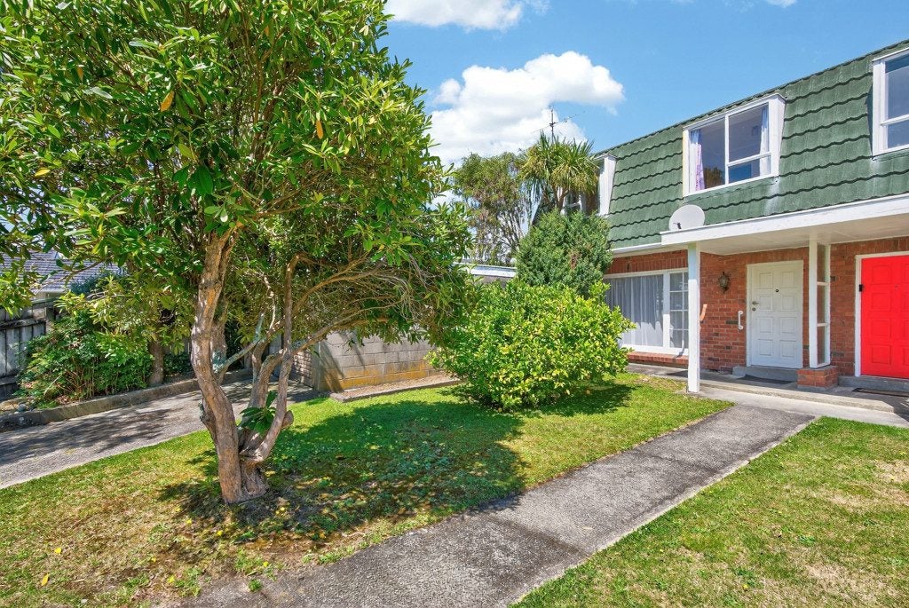 8A Kukupa Grove, Heretaunga, Upper Hutt - Carousel 1