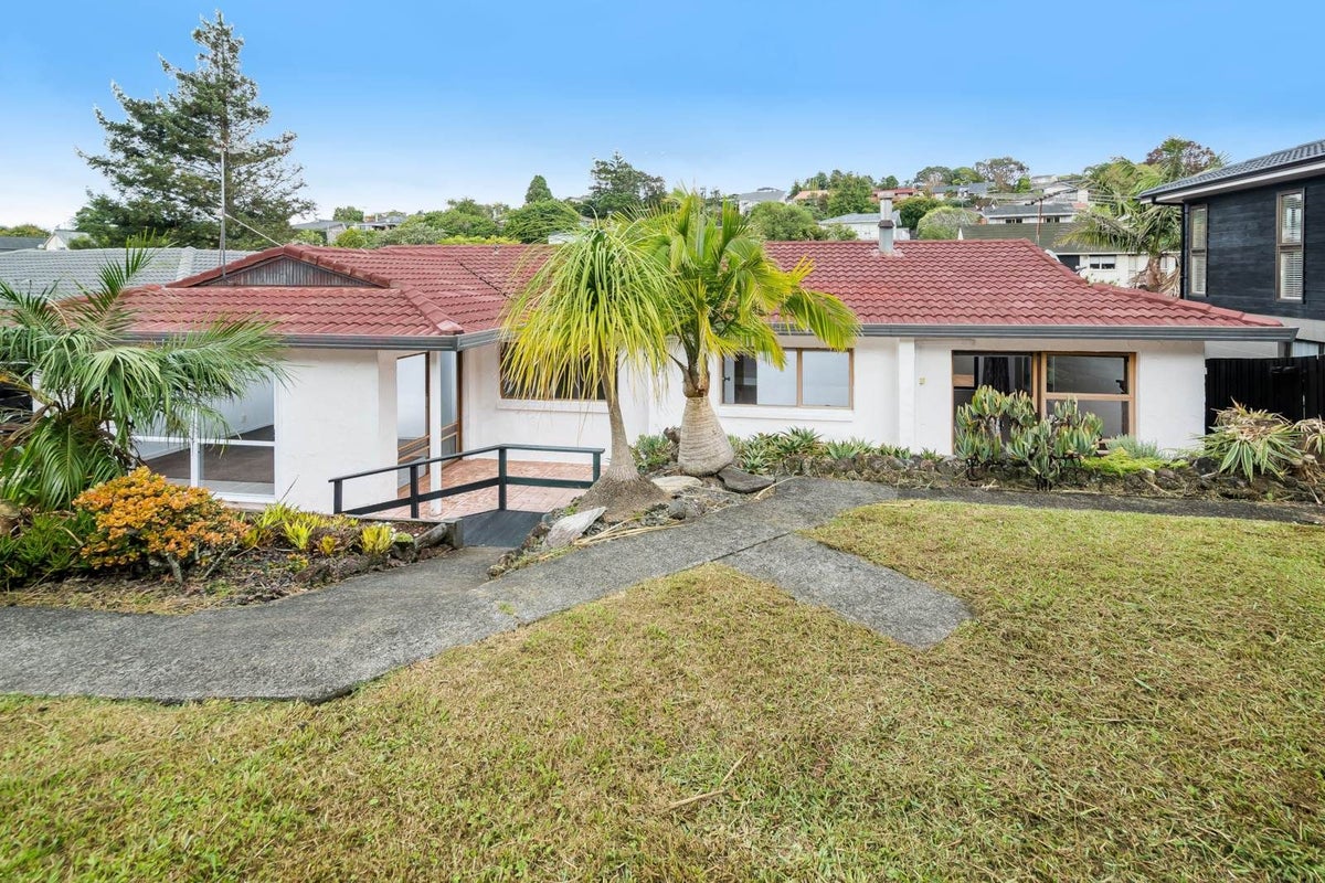 25 Sandiacre Way, Browns Bay, Auckland - Carousel 2