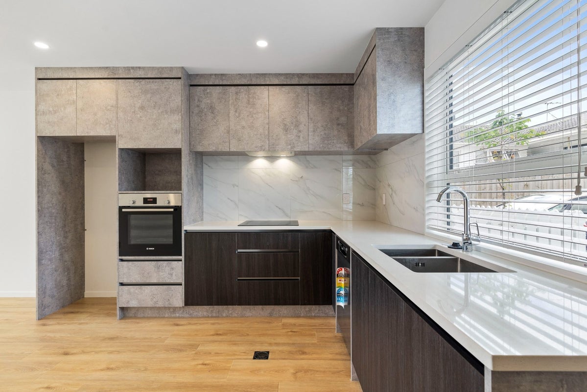 5/129 Lancaster Road, Beach Haven, Auckland - Carousel 2
