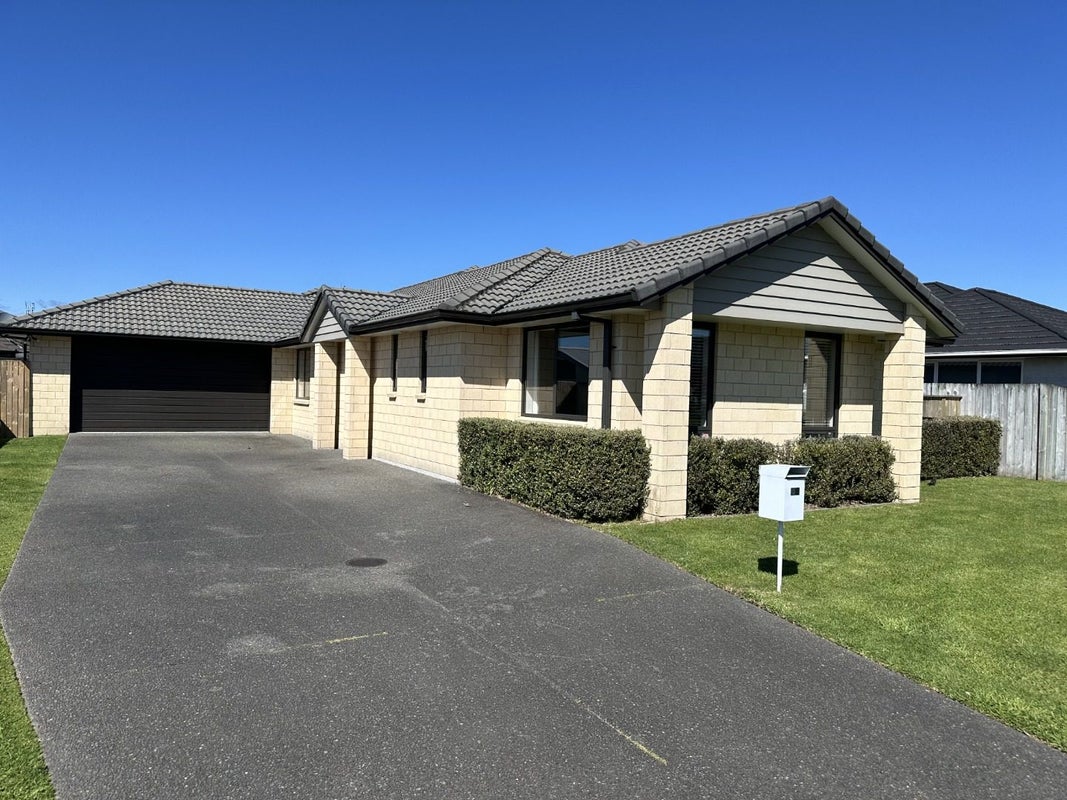 48 Penetaka Heights, Pyes Pa, Tauranga - Carousel 1