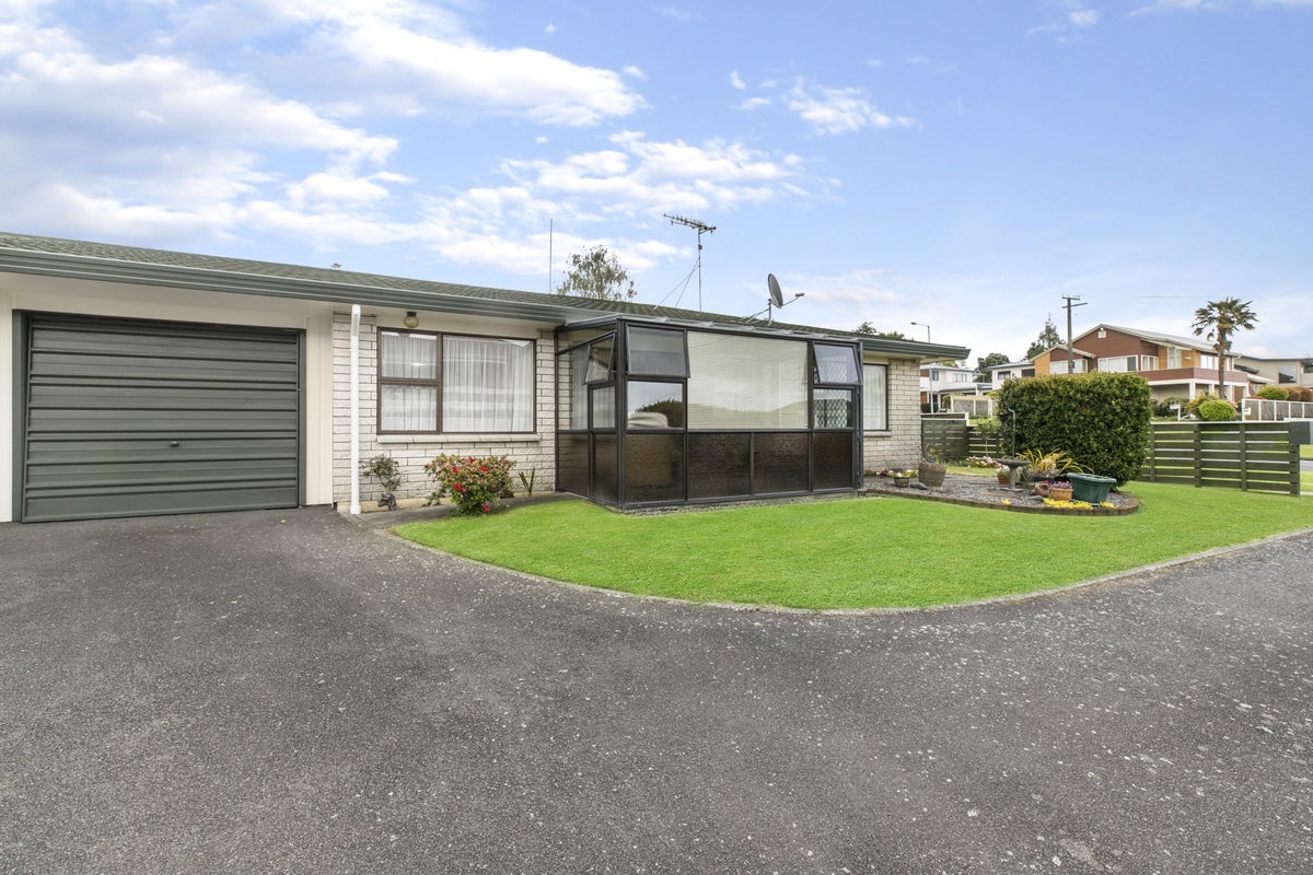 124A Edgecumbe Road, Tauranga South, Tauranga - Carousel 1