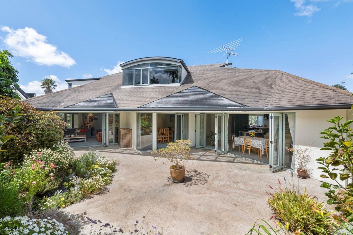 4A View Road, Campbells Bay, Auckland - Carousel 1