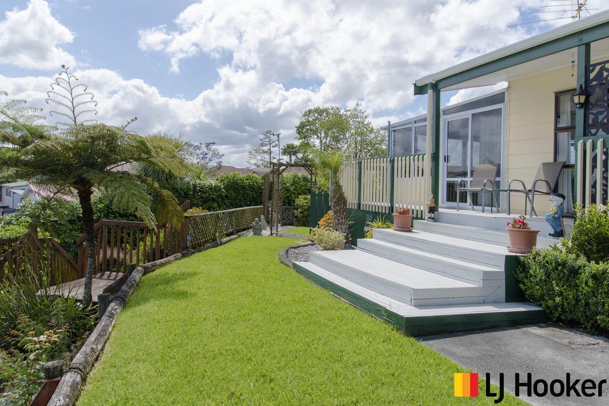 36 Bluewater Place, Wattle Downs, Auckland - Carousel 1