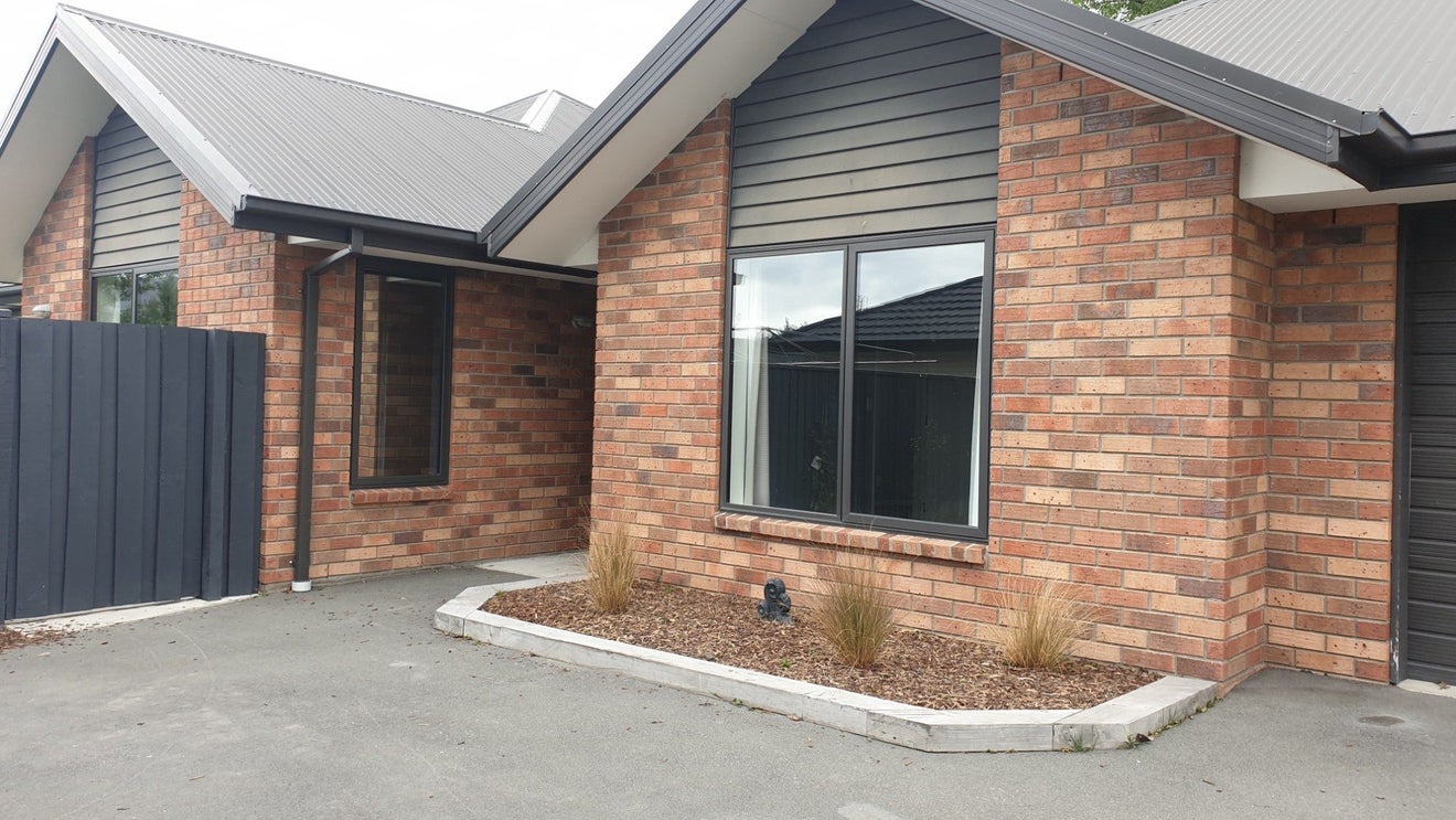 2 Little Oaks Drive, Yaldhurst, Christchurch - Carousel 1