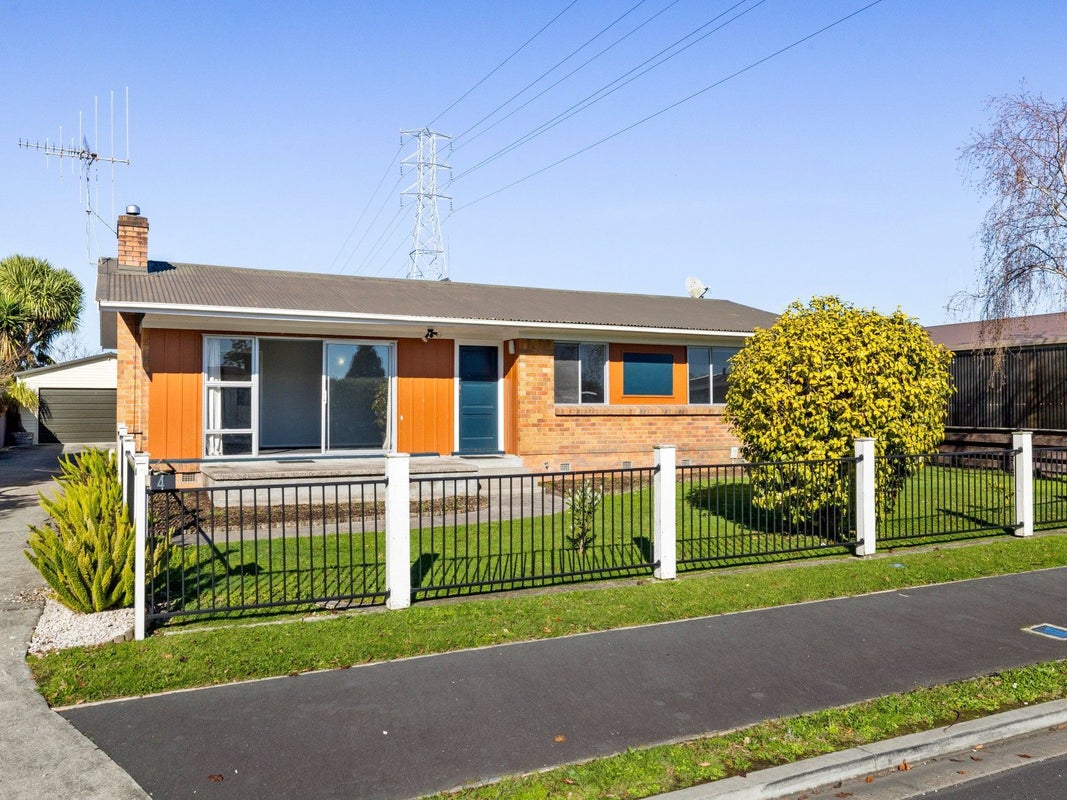 4 Sadler Street, Fairview Downs, Hamilton - Carousel 1