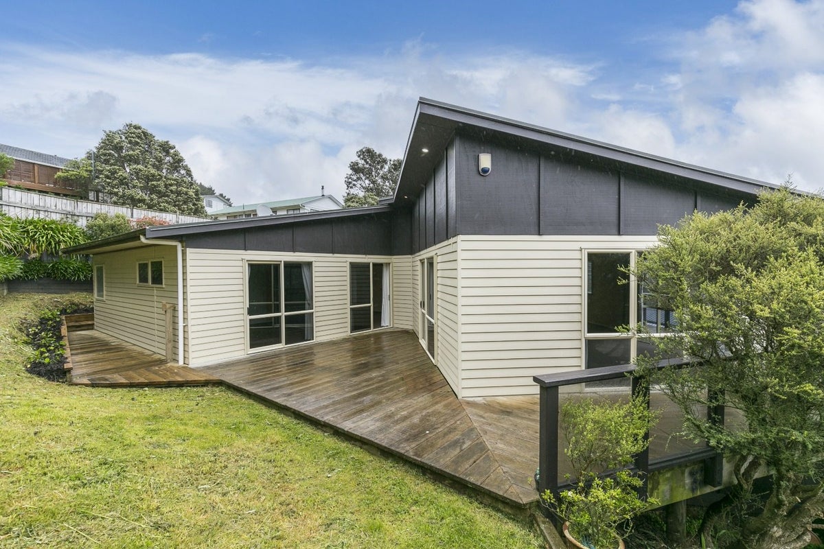 16B Buccaneer Place, Grenada Village, Wellington - Carousel 1