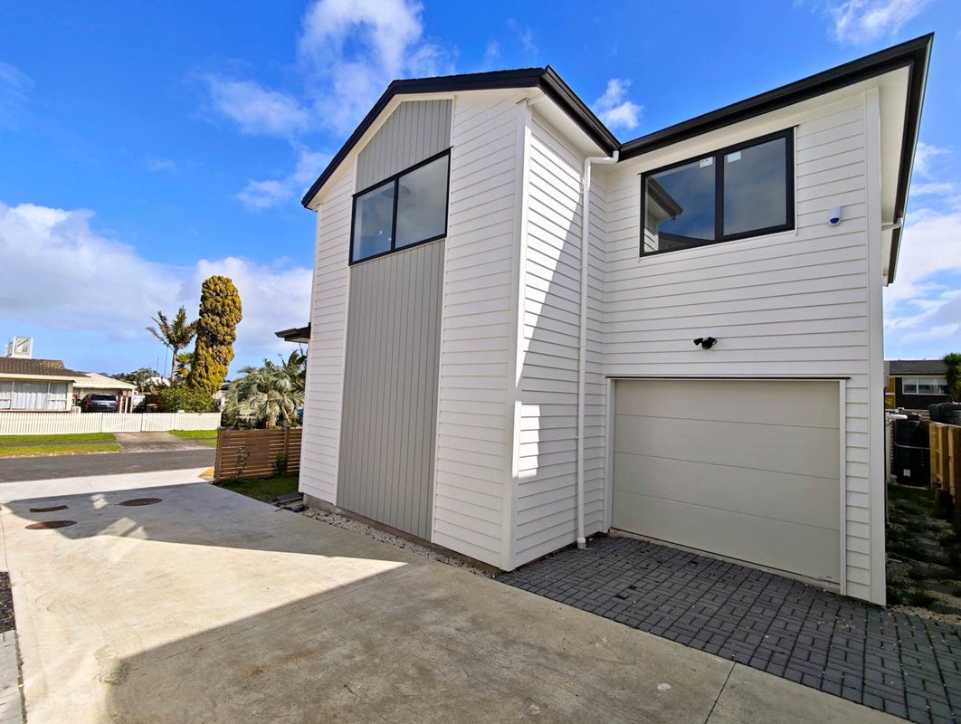16B Balgowan Terrace, Conifer Grove, Takanini - Carousel 2