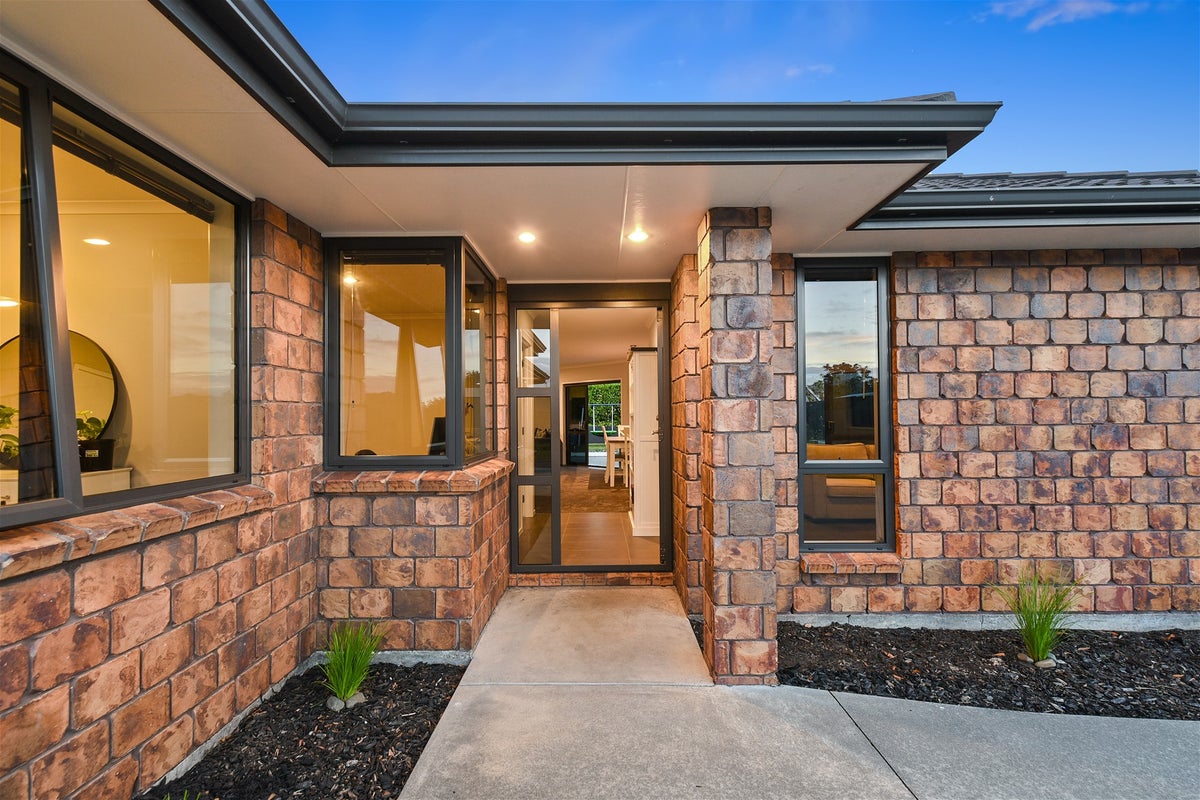 4 Viking Lane, Flagstaff, Hamilton - Carousel 2