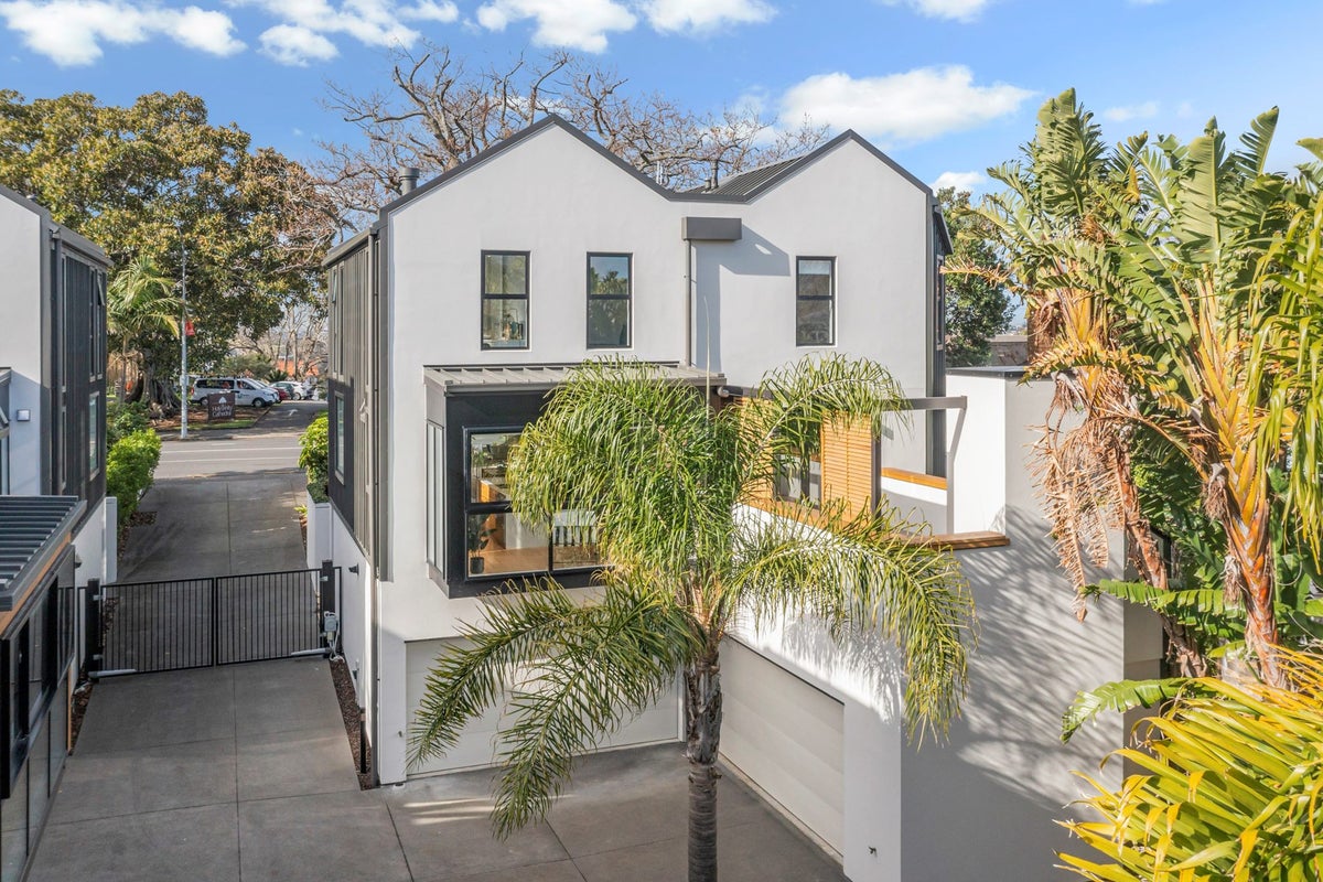2/439 Parnell Road, Parnell, Auckland - Carousel 2