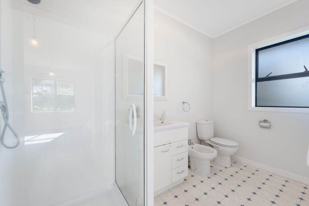 33 Herd Road, Hillsborough, Auckland - Carousel 28
