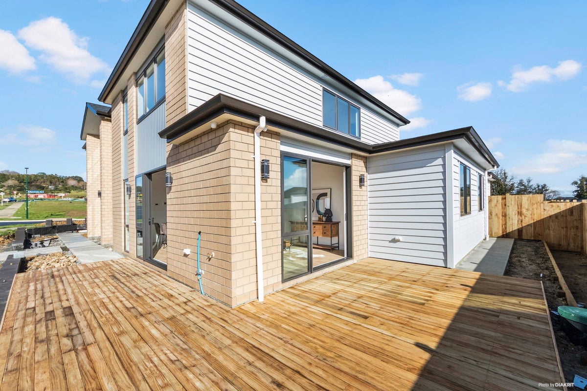 32 Koromeke Street, Flat Bush, Auckland - Carousel 13
